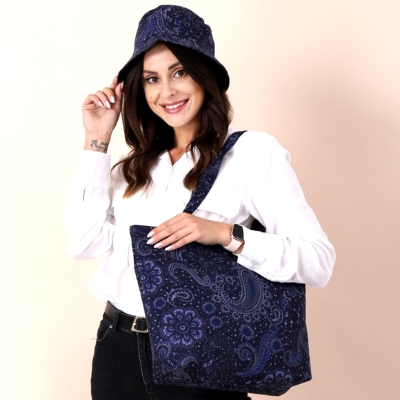 New Set of 2 Blue and Paisley Pattern Viscose Tote Bag with Matching Hat NWT - Picture 1 of 6